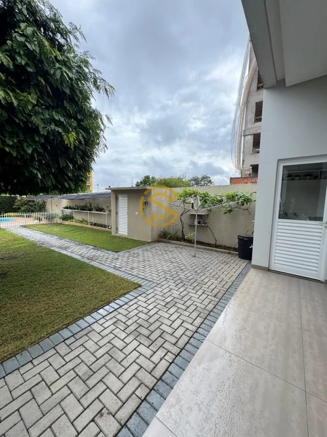 Casa para Venda em Cascavel, Coqueiral, 4 dormitórios, 1 suíte, 2 banheiros, 8 vagas
