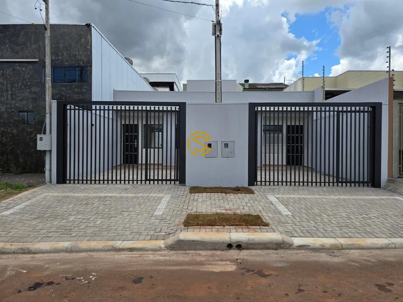 Casa para Venda em Cascavel, Floresta, 2 dormitórios, 1 banheiro, 2 vagas
