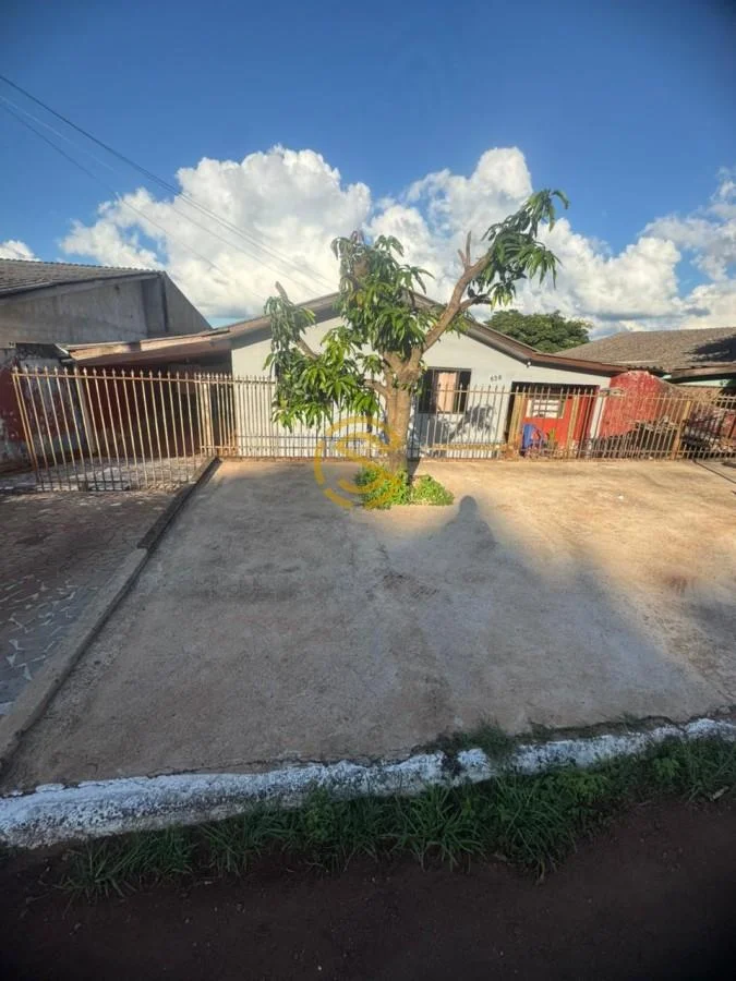 Casa para Venda em Santa Tereza do Oeste, Centro, 4 dormitórios, 2 suítes, 2 banheiros, 2 vagas