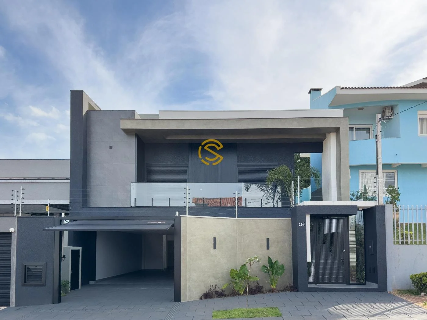 Casa para Venda em Cascavel, Região do Lago, 4 suítes, 1 banheiro, 6 vagas