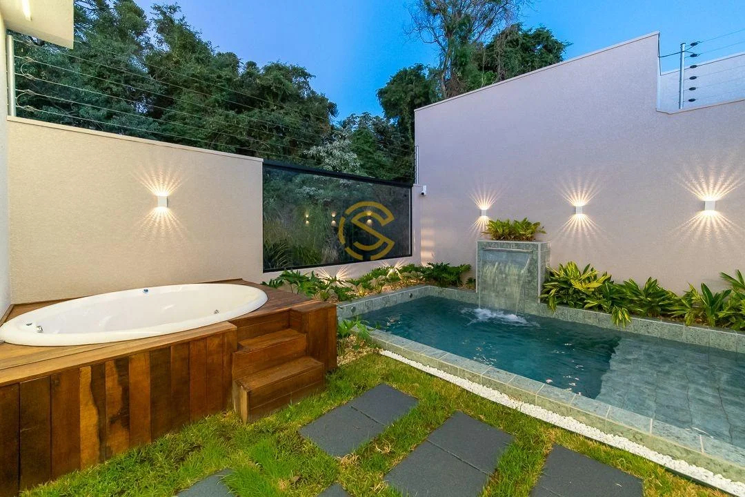 Casa para Venda em Cascavel, Recanto Tropical III, 3 dormitórios, 3 suítes, 5 banheiros, 2 vagas