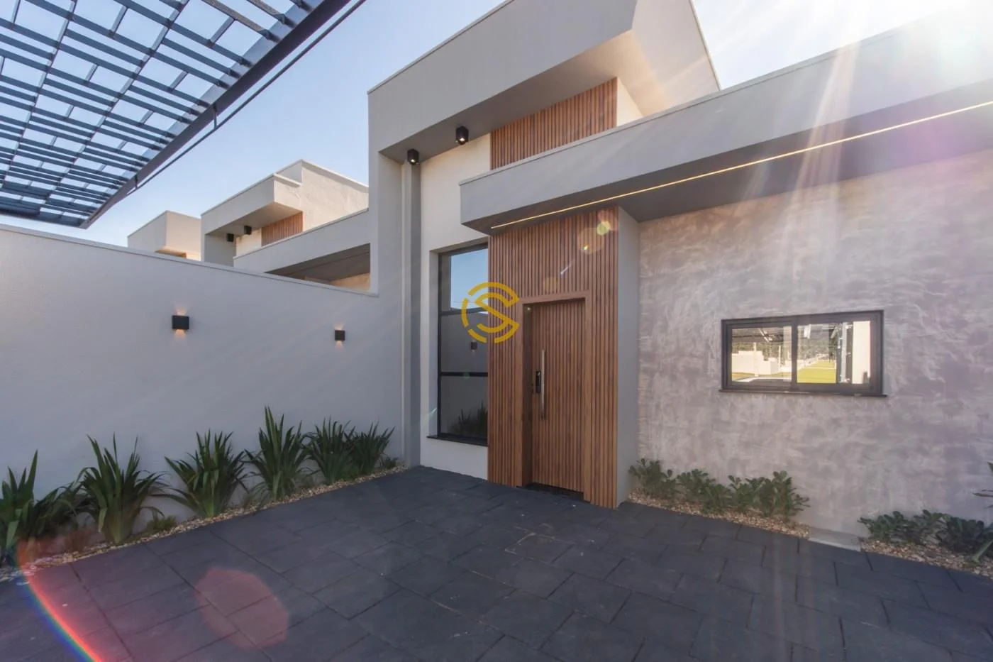 Casa para Venda em Cascavel, Recanto Tropical IV, 3 dormitórios, 1 suíte, 2 banheiros, 2 vagas