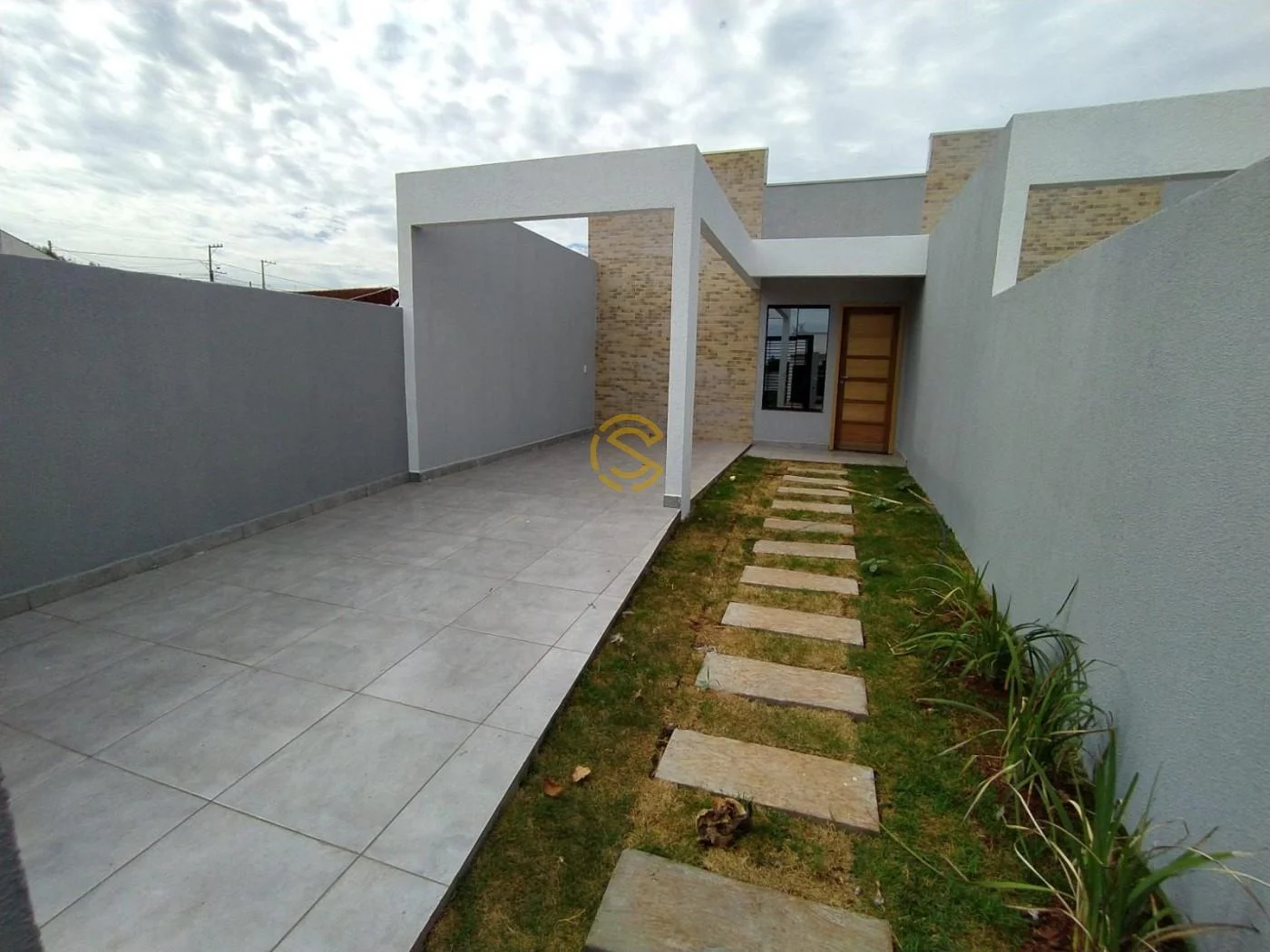 Casa para Venda em Toledo, São Francisco, 2 dormitórios, 1 banheiro, 2 vagas