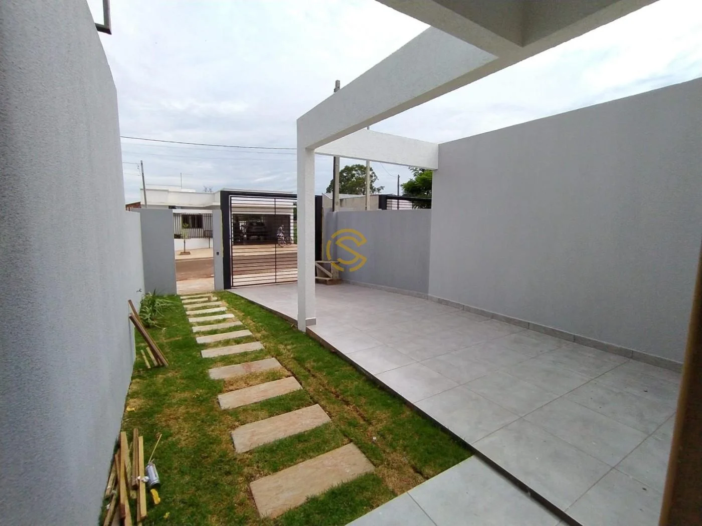 Casa para Venda em Toledo, São Francisco, 2 dormitórios, 1 banheiro, 2 vagas