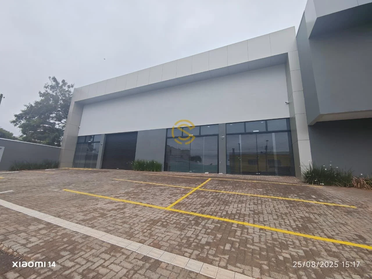 Barracão para Venda em Cascavel, Neva, 2 banheiros, 1 vaga