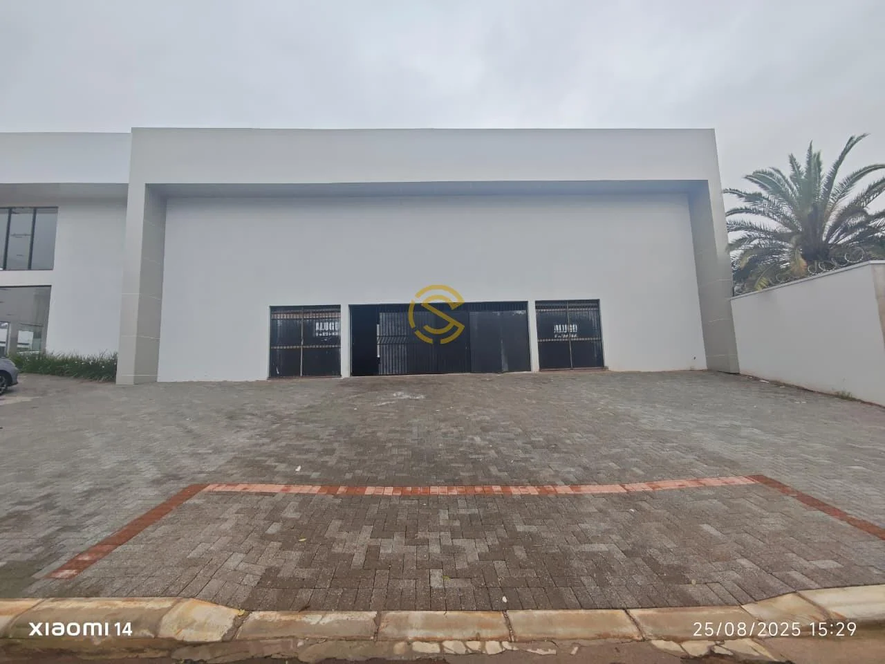 Barracão para Venda em Cascavel, Neva, 2 banheiros, 10 vagas