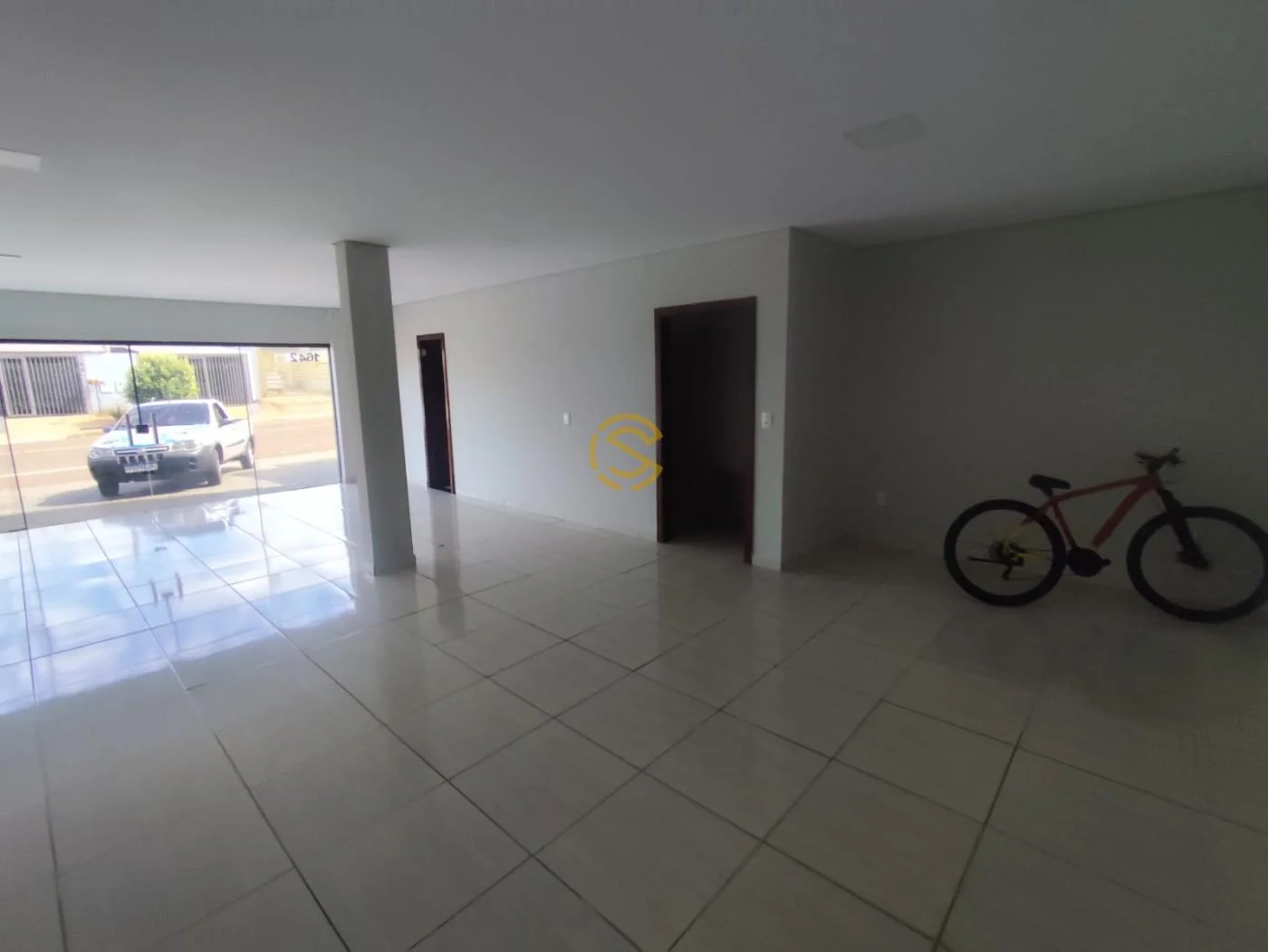 Residencial e Comercial para Venda em Cascavel, Floresta, 4 dormitórios, 1 suíte, 2 banheiros, 5 vagas