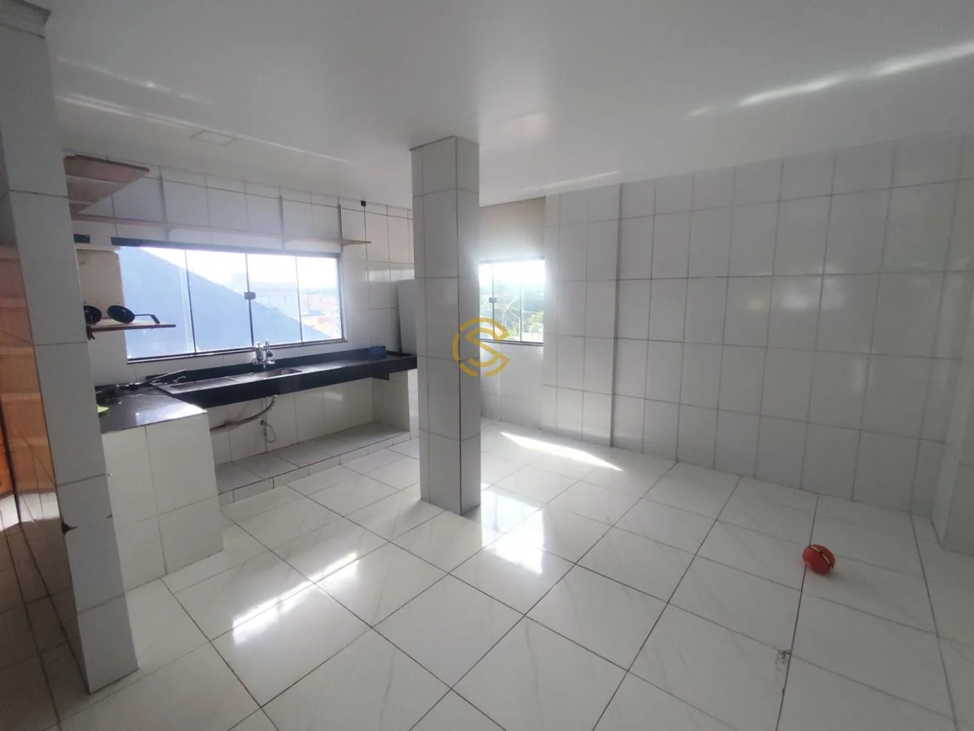 Residencial e Comercial para Venda em Cascavel, Floresta, 4 dormitórios, 1 suíte, 2 banheiros, 5 vagas