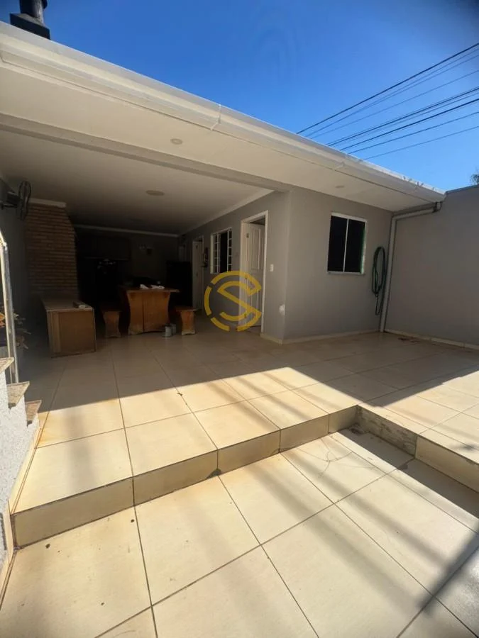 Sobrado para Venda em Cascavel, CANCELLI, 3 dormitórios, 1 suíte, 4 banheiros, 2 vagas