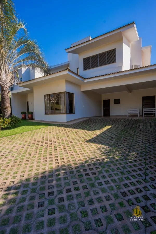 Casa em Condomínio para Venda em Cascavel, COUNTRY, 5 dormitórios, 3 suítes, 2 banheiros, 2 vagas