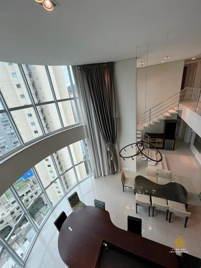 Apartamento para Venda em Balneário Camboriú, Centro, 4 dormitórios, 4 suítes, 5 banheiros, 4 vagas
