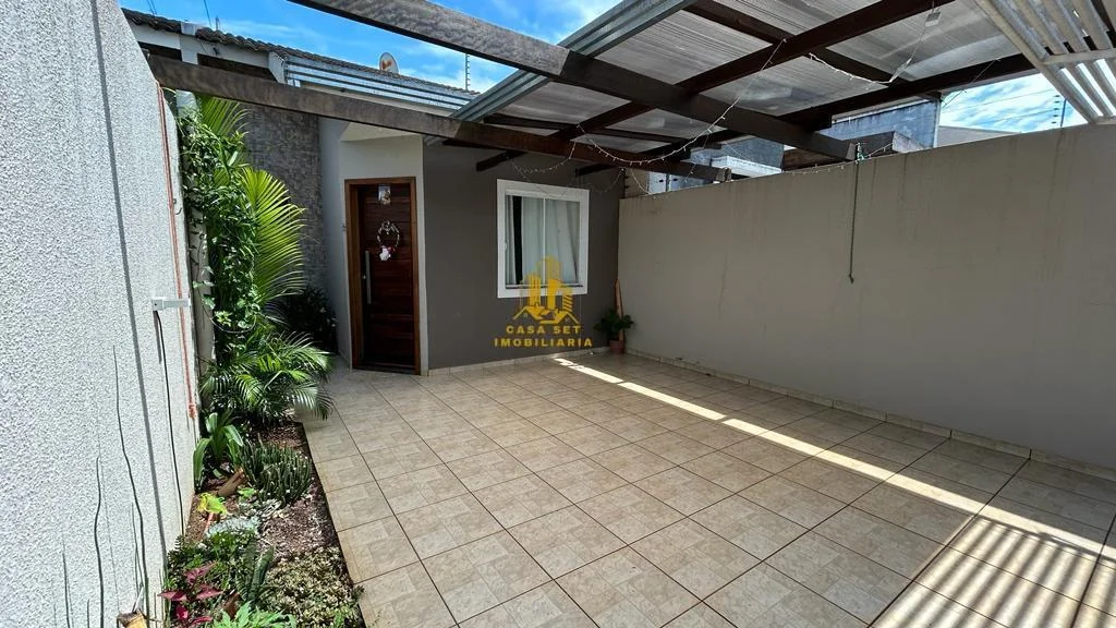 Casa para Venda em Cascavel, Esmeralda, 2 dormitórios, 1 suíte, 1 banheiro, 2 vagas