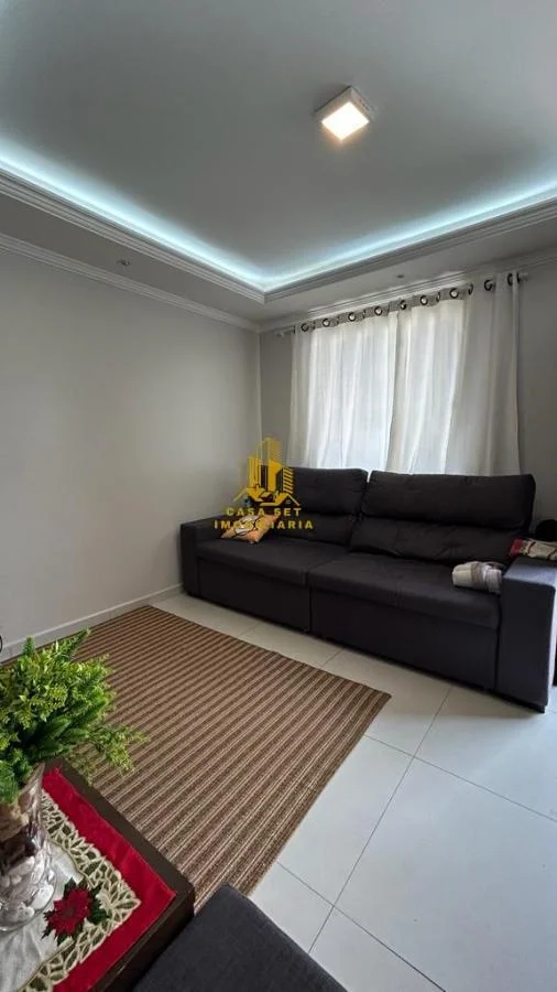 Casa para Venda em Cascavel, Esmeralda, 2 dormitórios, 1 suíte, 1 banheiro, 2 vagas