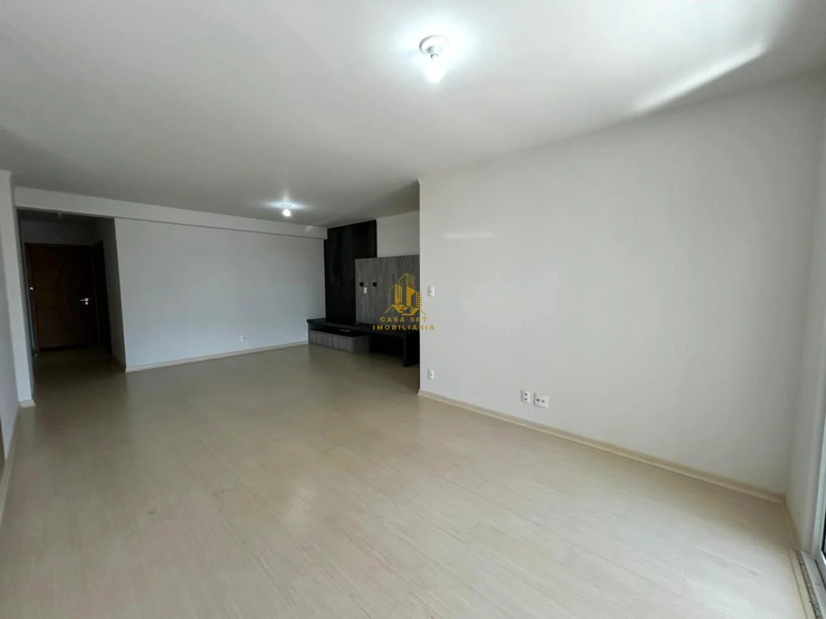 Apartamento para Venda em Cascavel, Centro, 3 dormitórios, 1 suíte, 2 banheiros, 2 vagas