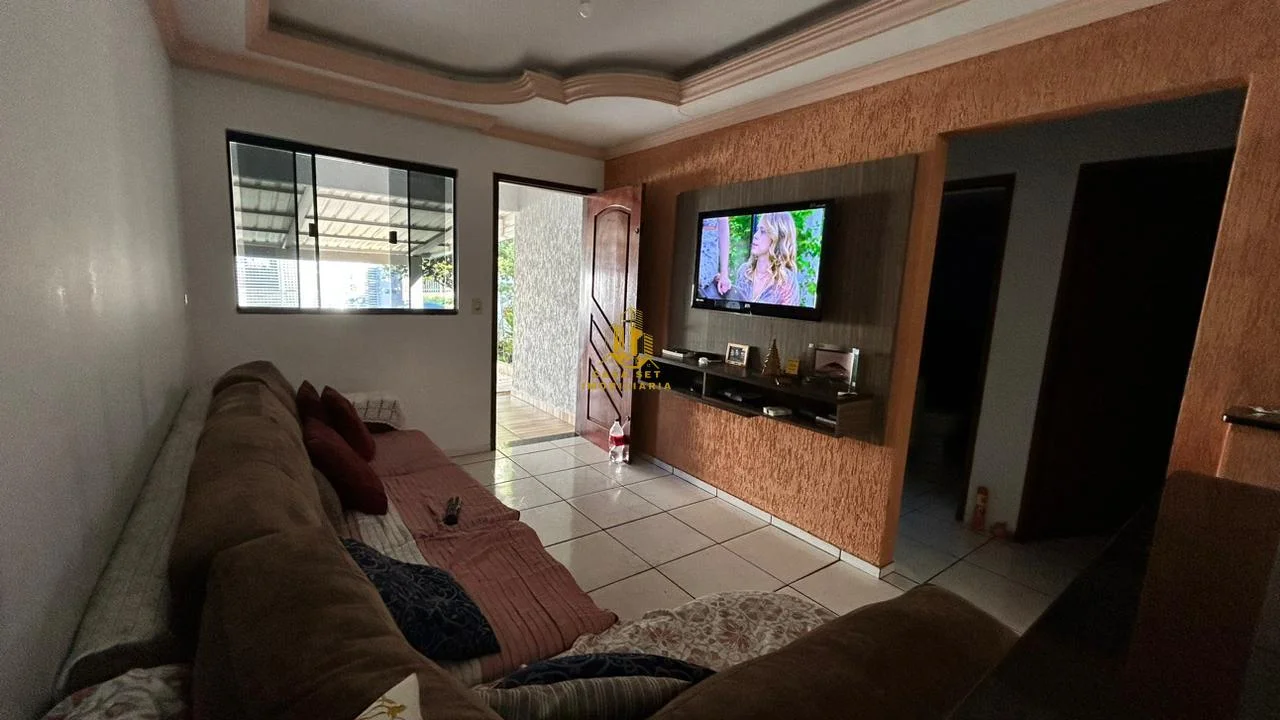 Casa para Venda em Cascavel, Cidade Verde, 3 dormitórios, 1 banheiro, 1 vaga