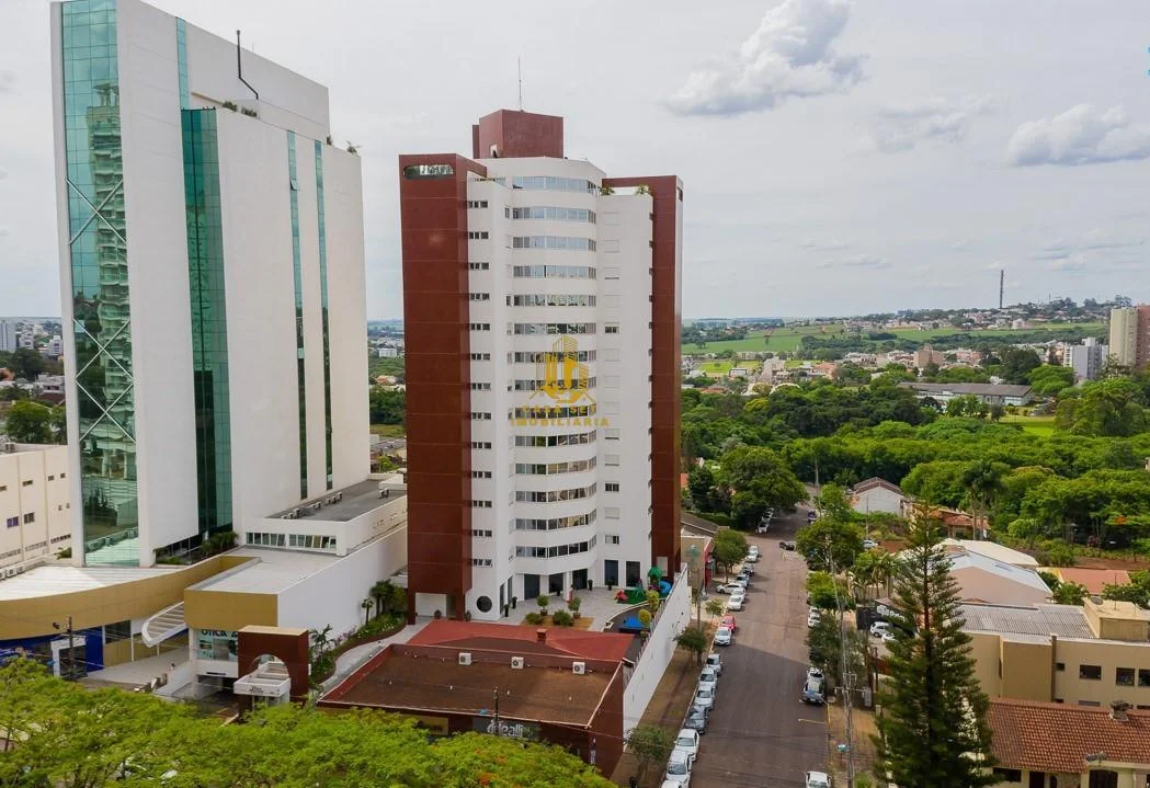 Apartamento para Venda em Cascavel, Centro, 2 dormitórios, 1 suíte, 4 vagas