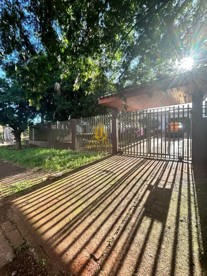 Casa para Venda em Santa Tereza do Oeste, Centro, 2 dormitórios, 1 suíte, 2 banheiros, 4 vagas