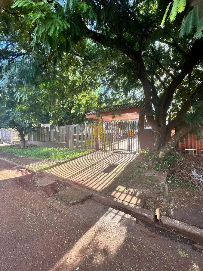 Casa para Venda em Santa Tereza do Oeste, Centro, 2 dormitórios, 1 suíte, 2 banheiros, 4 vagas