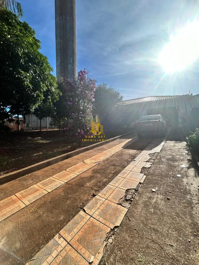 Casa para Venda em Santa Tereza do Oeste, Centro, 2 dormitórios, 1 suíte, 2 banheiros, 4 vagas
