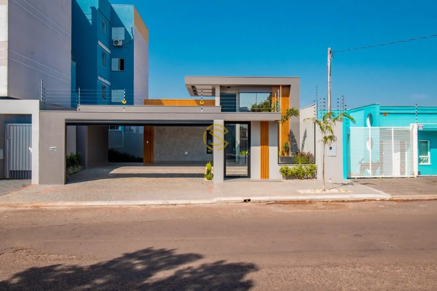 Casa para Venda em Cascavel, Neva, 3 dormitórios, 3 suítes, 2 banheiros, 4 vagas