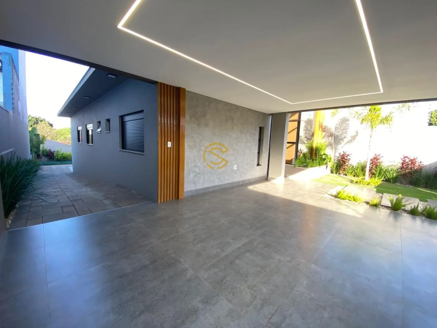 Casa para Venda em Cascavel, Neva, 3 dormitórios, 3 suítes, 2 banheiros, 4 vagas