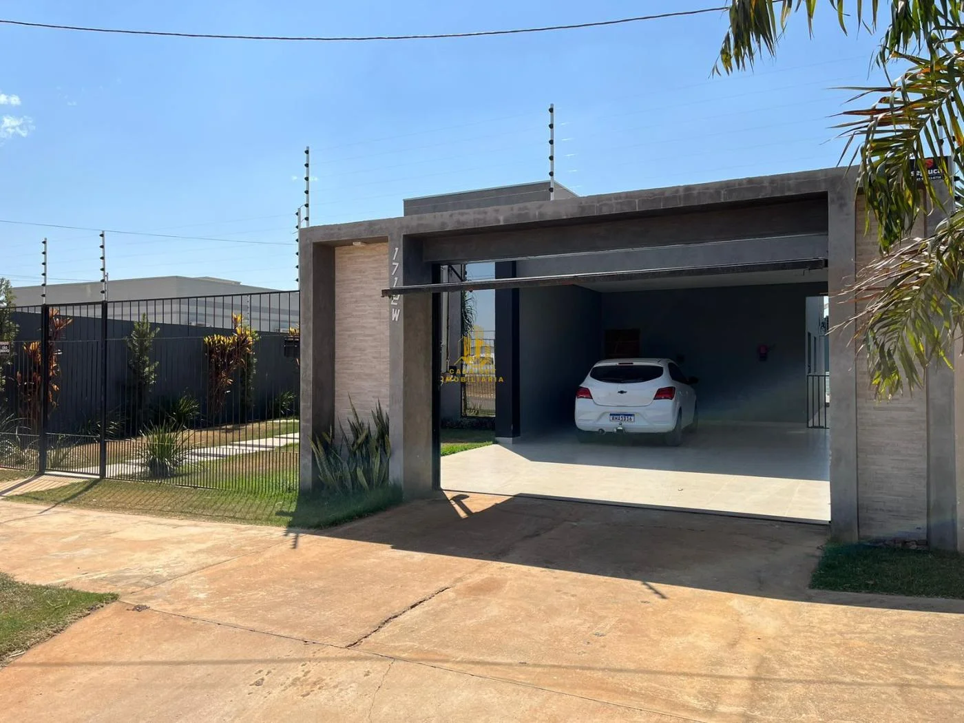 Casa para Venda em Lucas do Rio Verde, Bandeirantes, 4 dormitórios, 1 suíte, 3 banheiros, 4 vagas