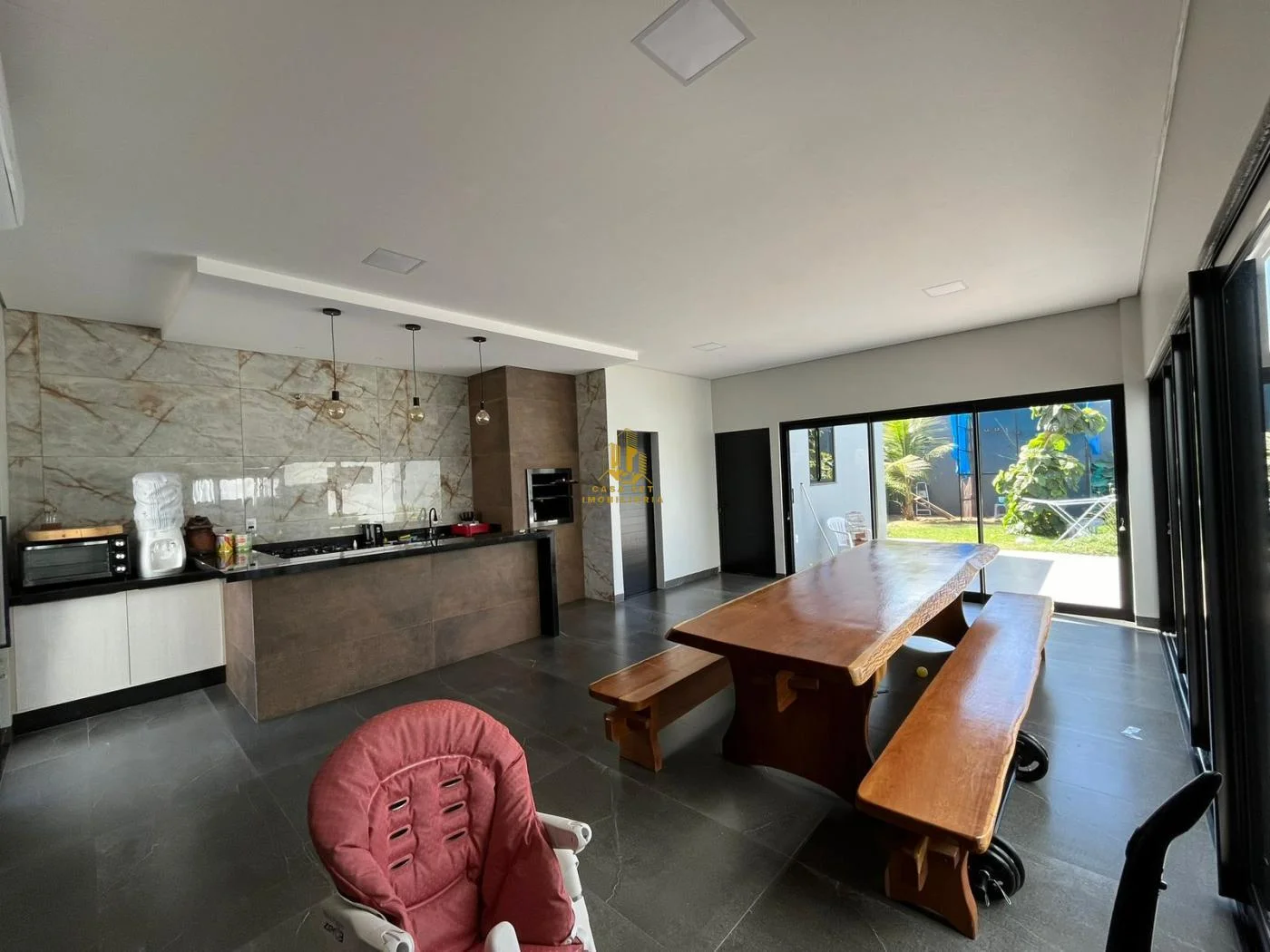 Casa para Venda em Lucas do Rio Verde, Bandeirantes, 4 dormitórios, 1 suíte, 3 banheiros, 4 vagas