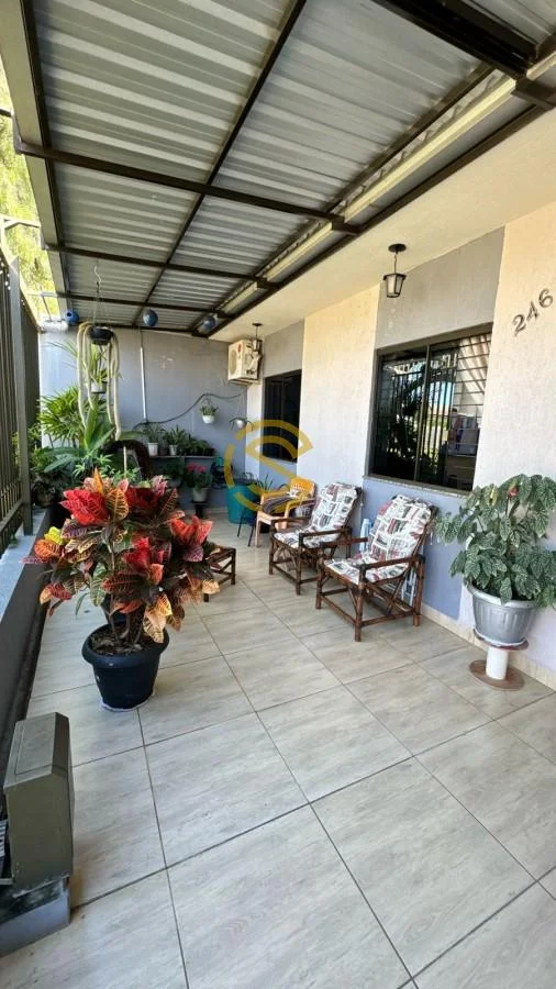 Casa para Venda em Cascavel, 14 DE NOVEMBRO, 2 dormitórios, 1 suíte, 2 banheiros, 2 vagas