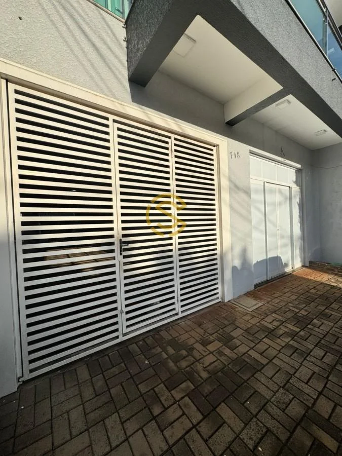 Triplex para Venda em Cascavel, Alto Alegre, 4 dormitórios, 1 suíte, 3 banheiros, 4 vagas