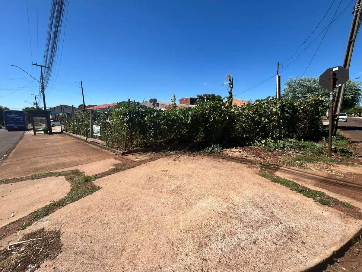 Residencial à Venda, Esmeralda - Cascavel
