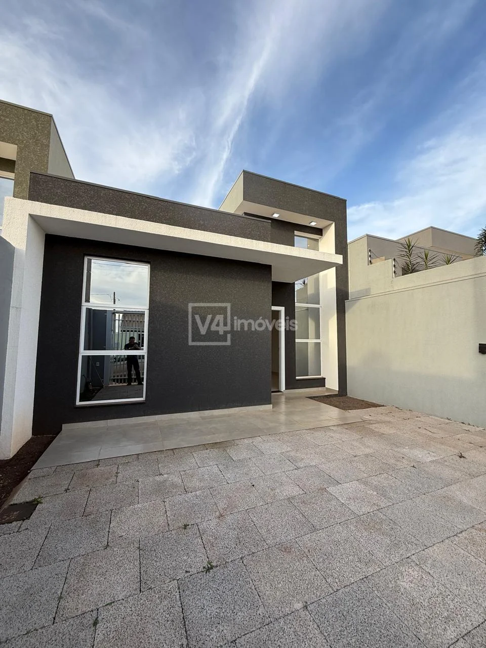 Casa com Ótimo Acabamento no Bairro Piovesan, CASCAVEL - PR