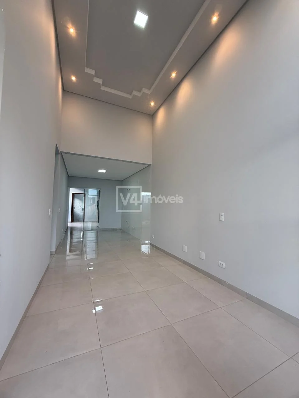 Casa com Ótimo Acabamento no Bairro Piovesan, CASCAVEL - PR