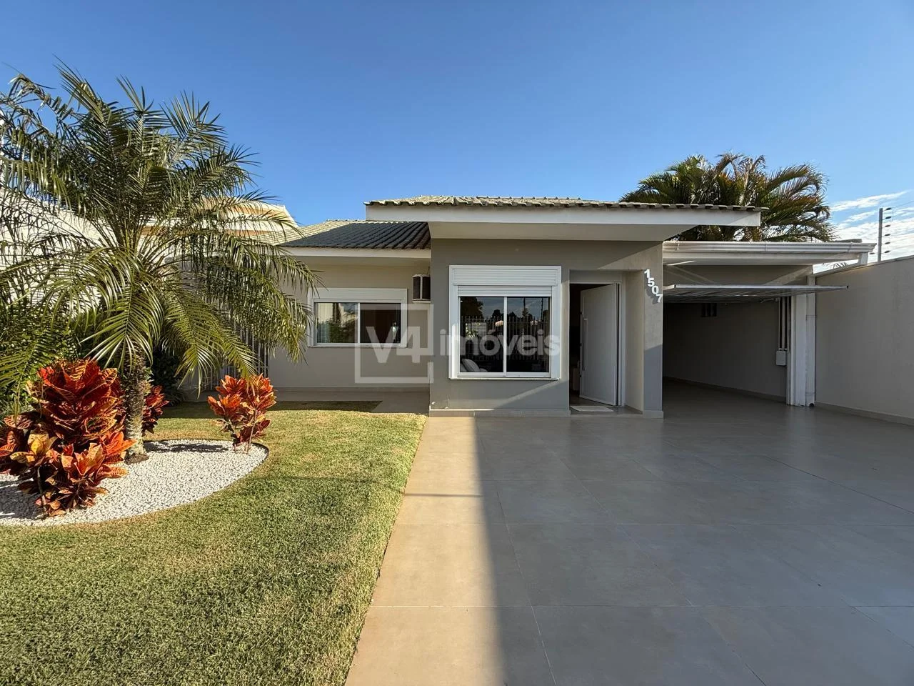 Casa com amplo espaço e ótimo acabamento na Região do Lago, Nova York, CASCAVEL - PR