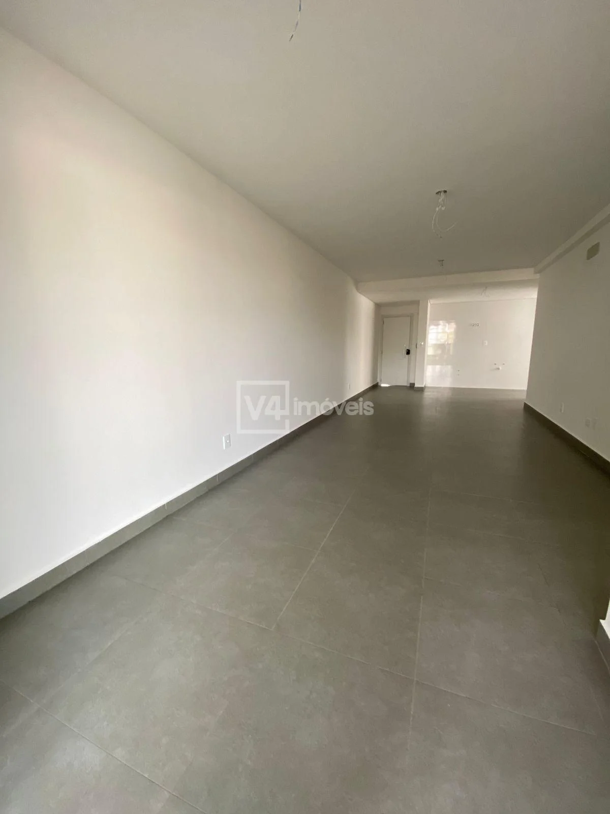 APARTAMENTO À VENDA NO EDIFÍCIO RUBI, 2 QUARTOS E 1 SUITE CASCAVEL - PR