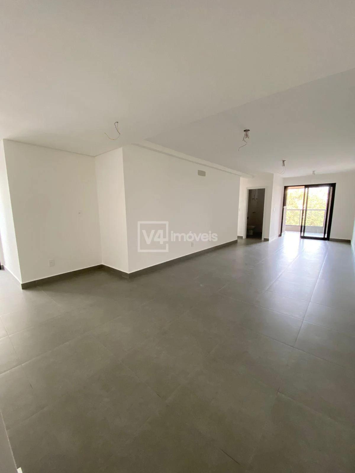 APARTAMENTO À VENDA NO EDIFÍCIO RUBI, 2 QUARTOS E 1 SUITE CASCAVEL - PR