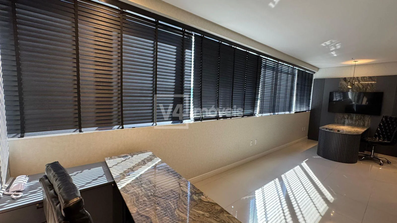 Sala Comercial à venda no Edifício Platinum Executive, Meia Praia, ITAPEMA - SC