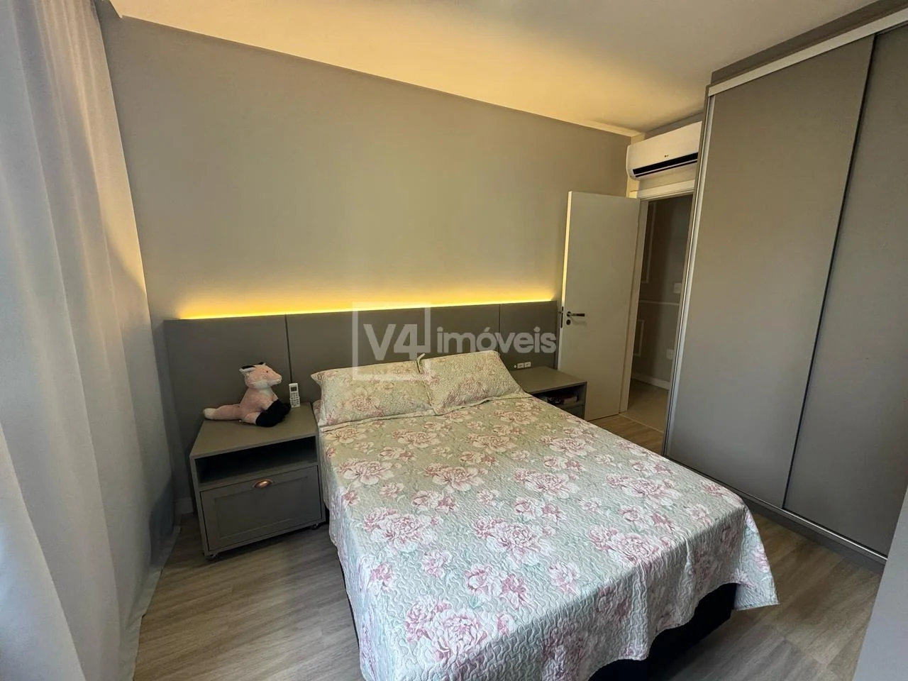 Apartamento à venda no Edificio Villarrica, Meia Praia, ITAPEMA - SC