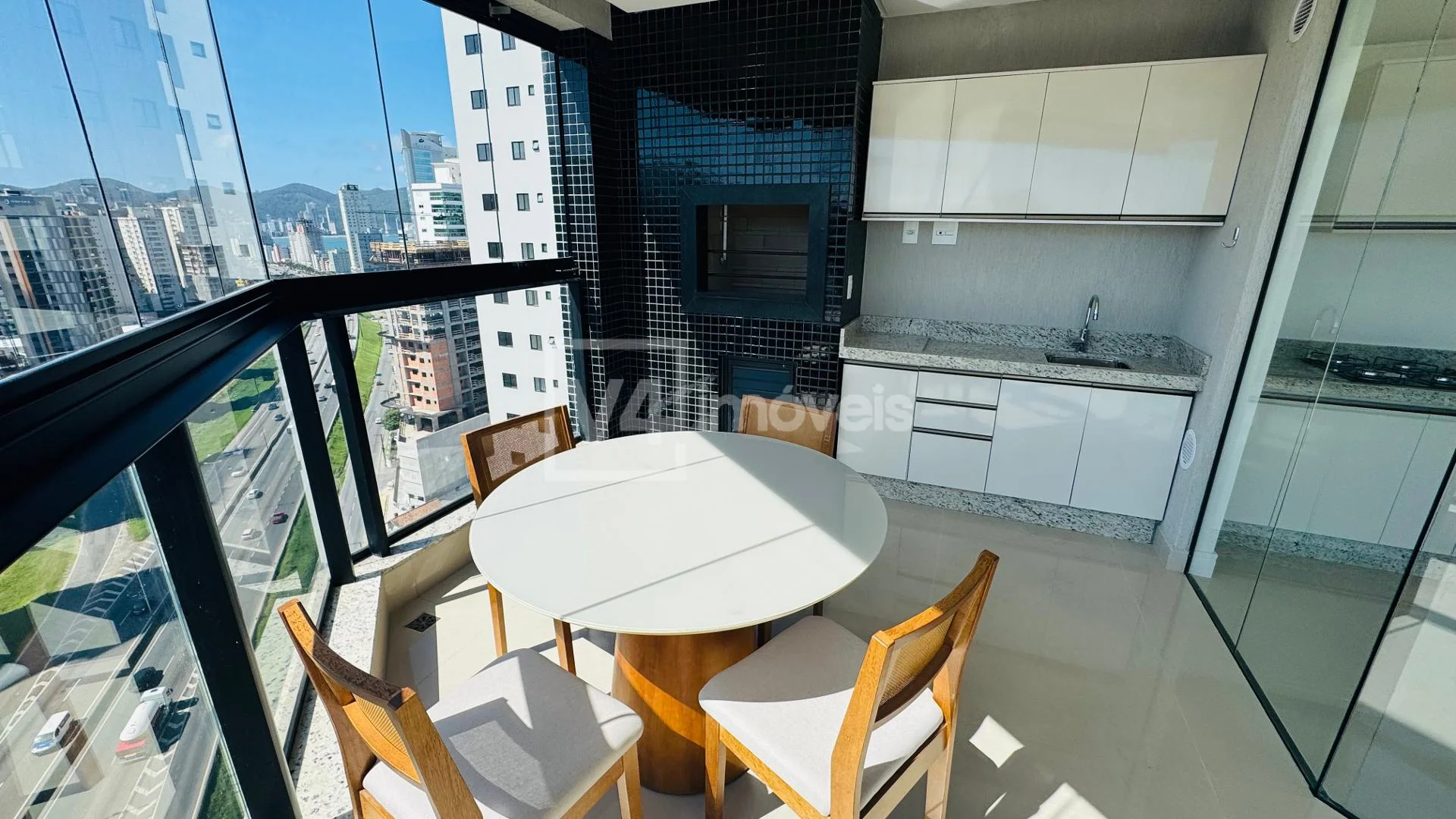 Apartamento à venda no Edifício Zurich, Meia Praia, ITAPEMA - SC