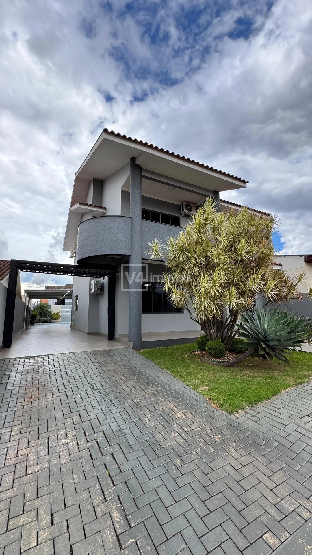 Sobrado à venda, Suíte Master, Suíte e dois quartos, Condomínio Gramado, CASCAVEL - PR