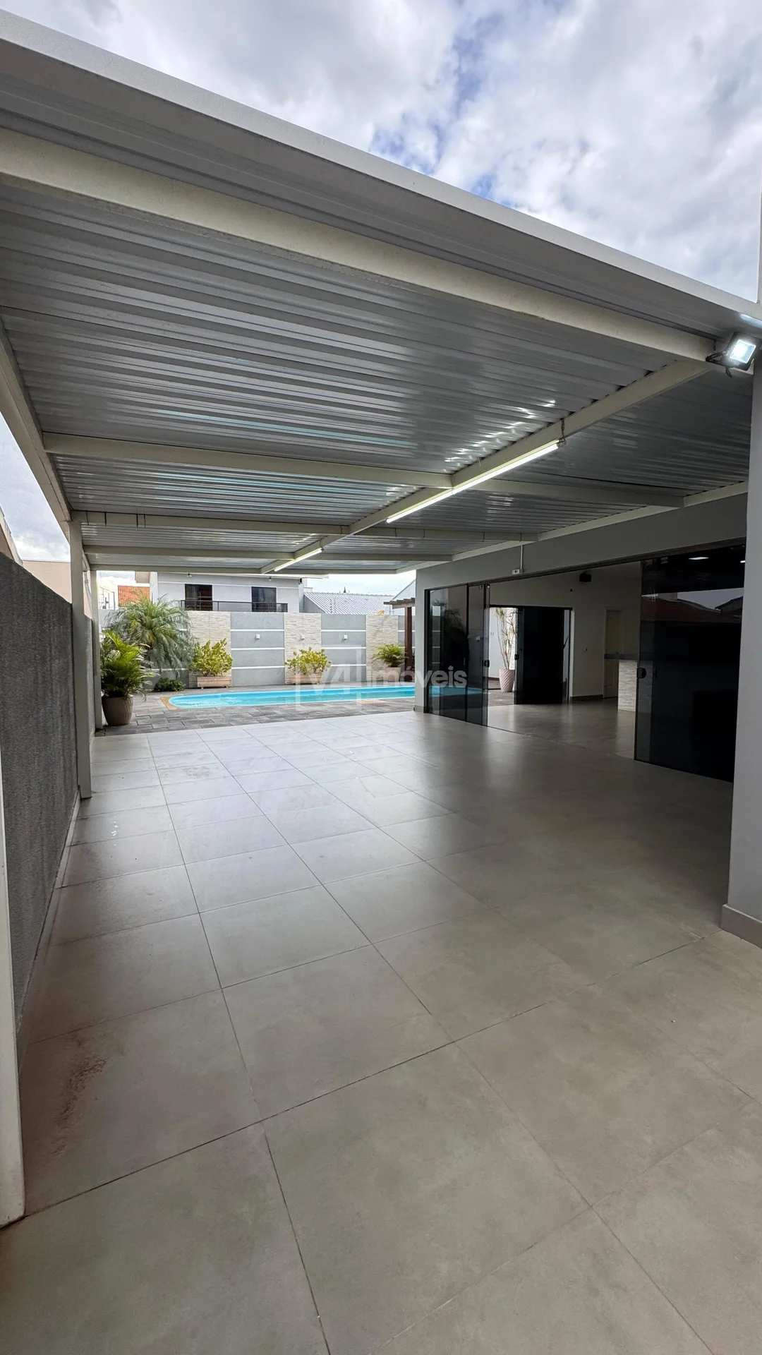 Sobrado à venda, Suíte Master, Suíte e dois quartos, Condomínio Gramado, CASCAVEL - PR