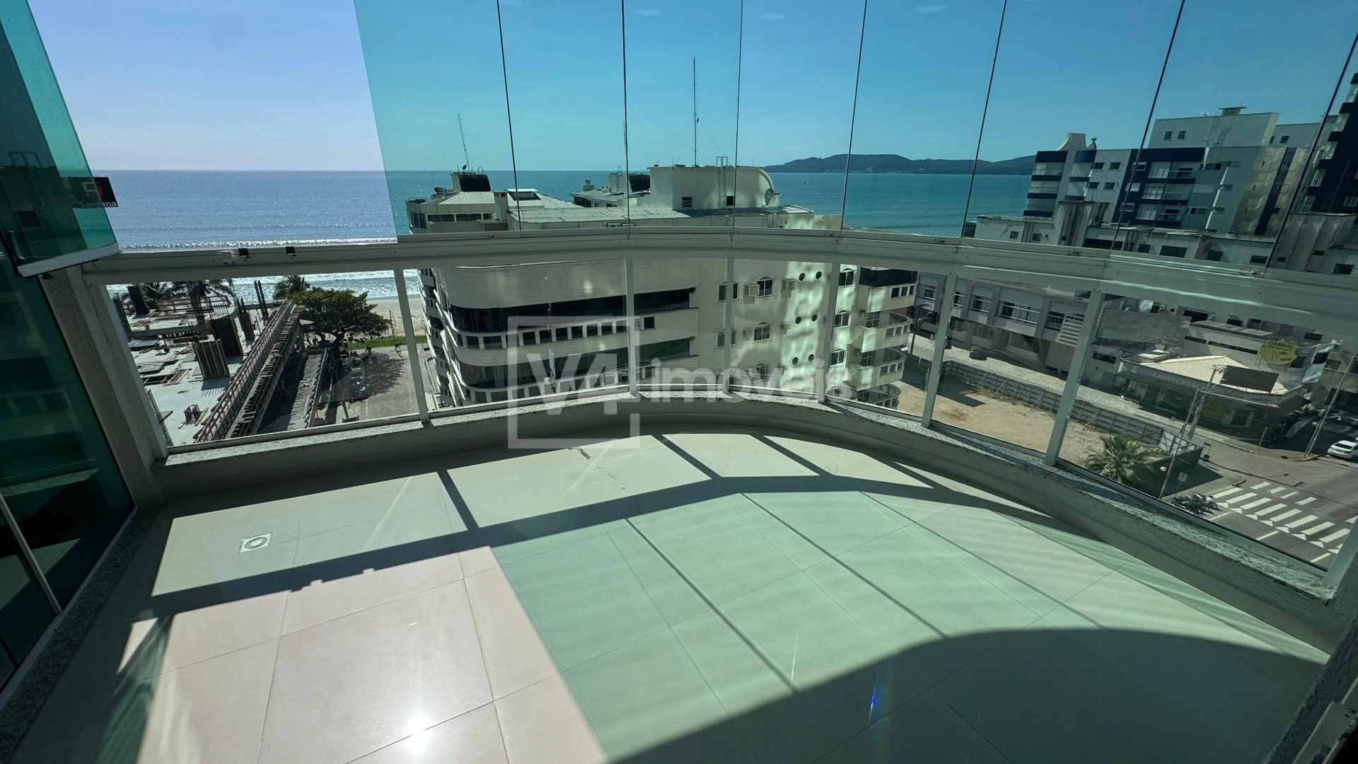 Apartamento à venda no Edifício Maggiore Meia Praia, ITAPEMA - SC