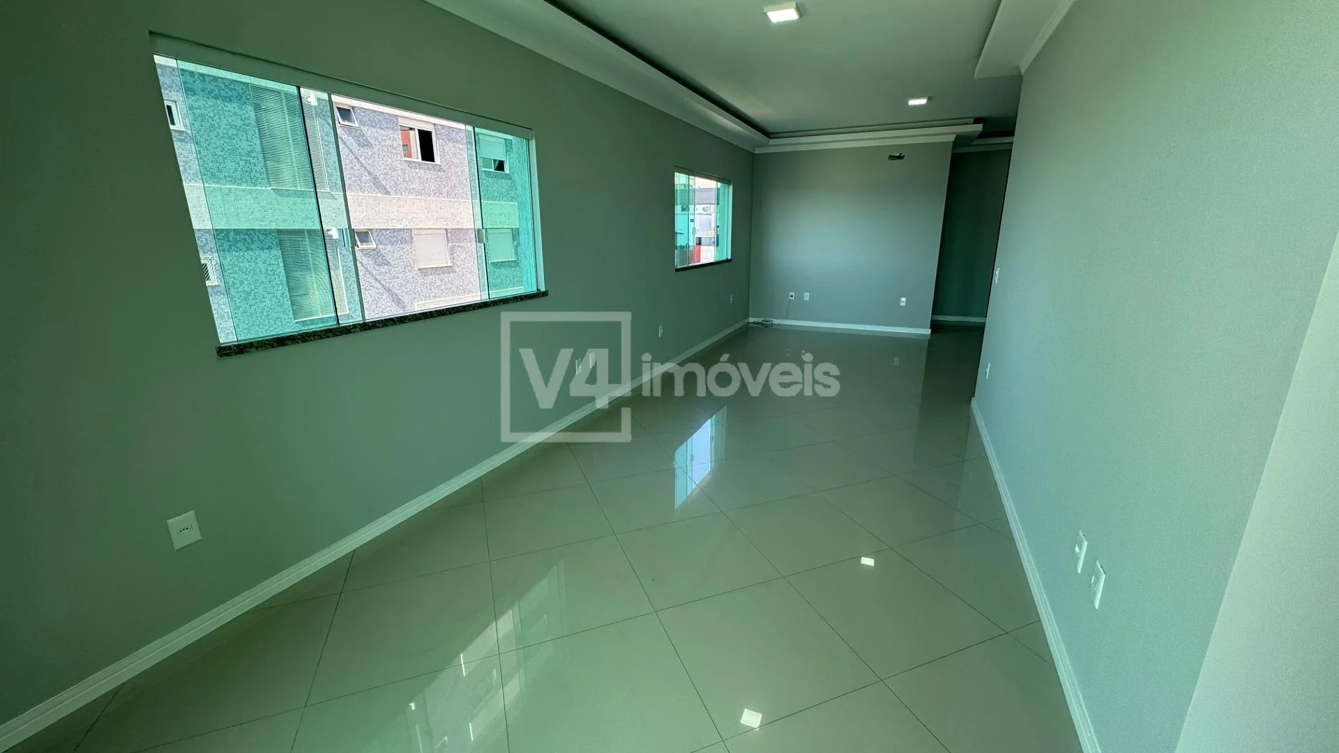 Apartamento à venda no Edifício Maggiore Meia Praia, ITAPEMA - SC