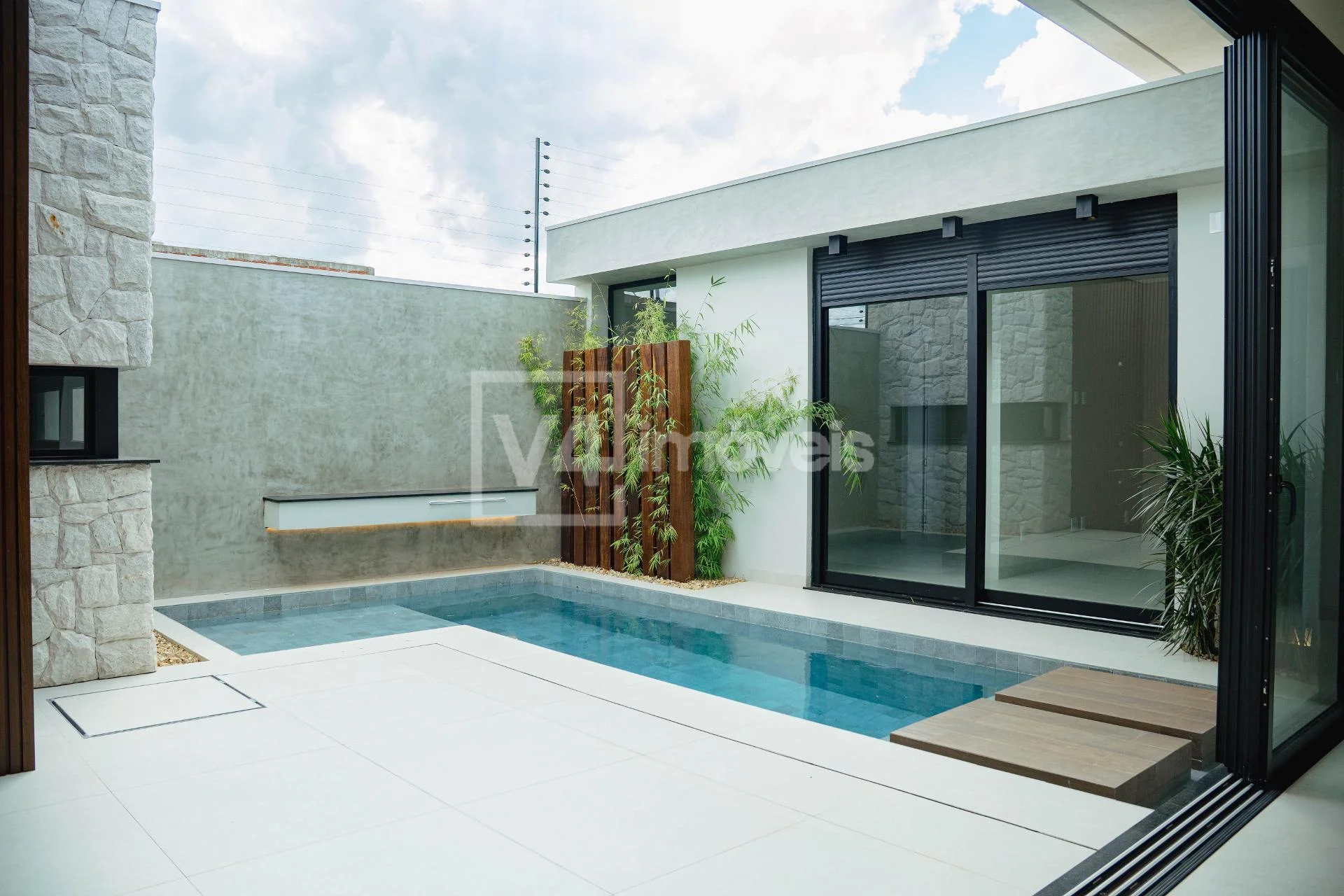 Casa à venda no bairro Colinas Tropical, CASCAVEL - PR