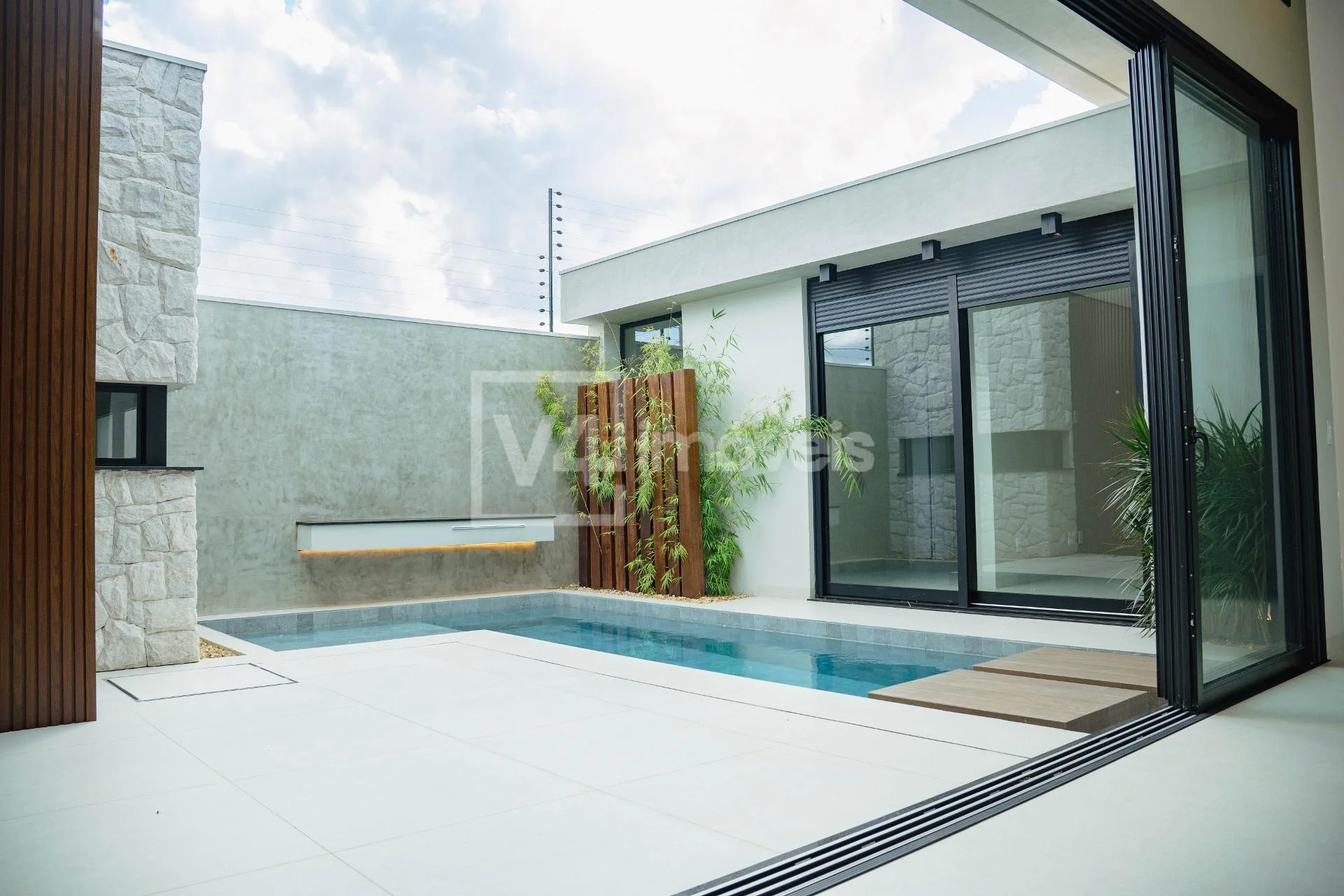 Casa à venda no bairro Colinas Tropical, CASCAVEL - PR