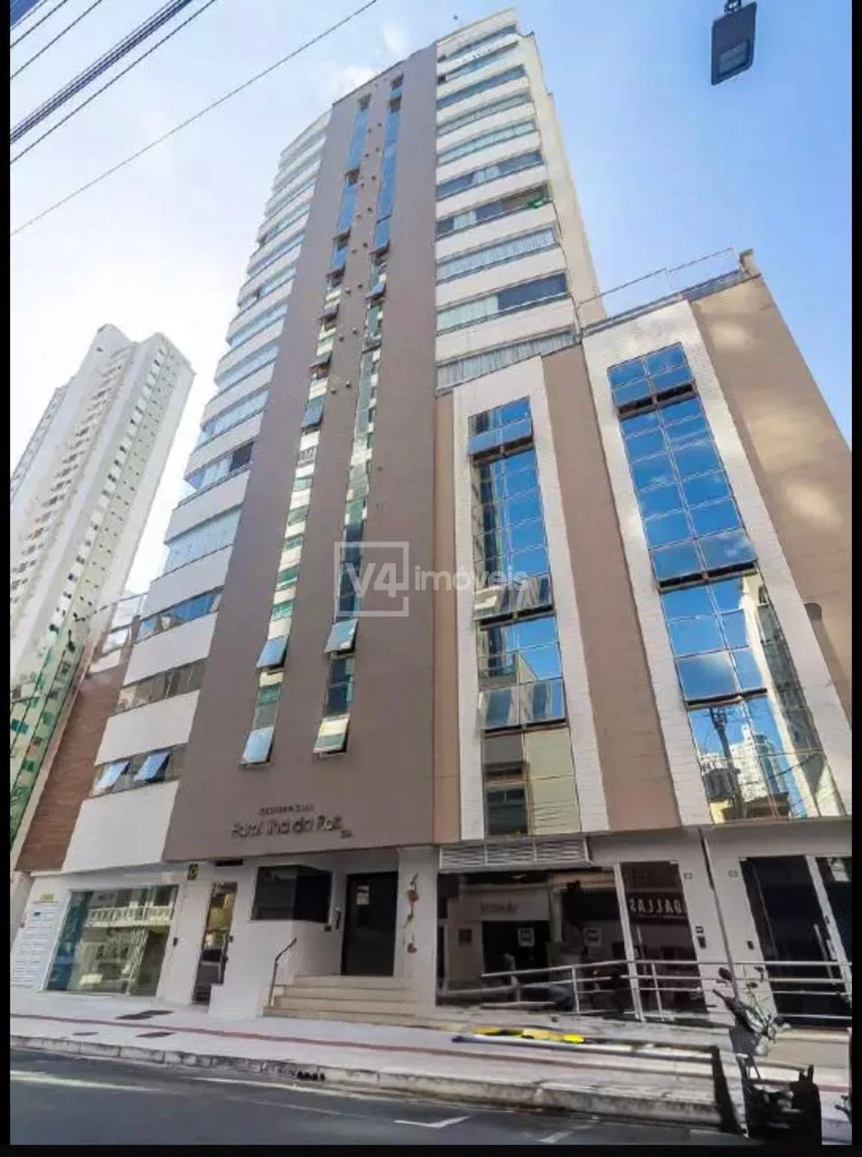 Apartamento à venda no Ed. Farol Ilha da Paz, BALNEARIO CAMBORIU - SC