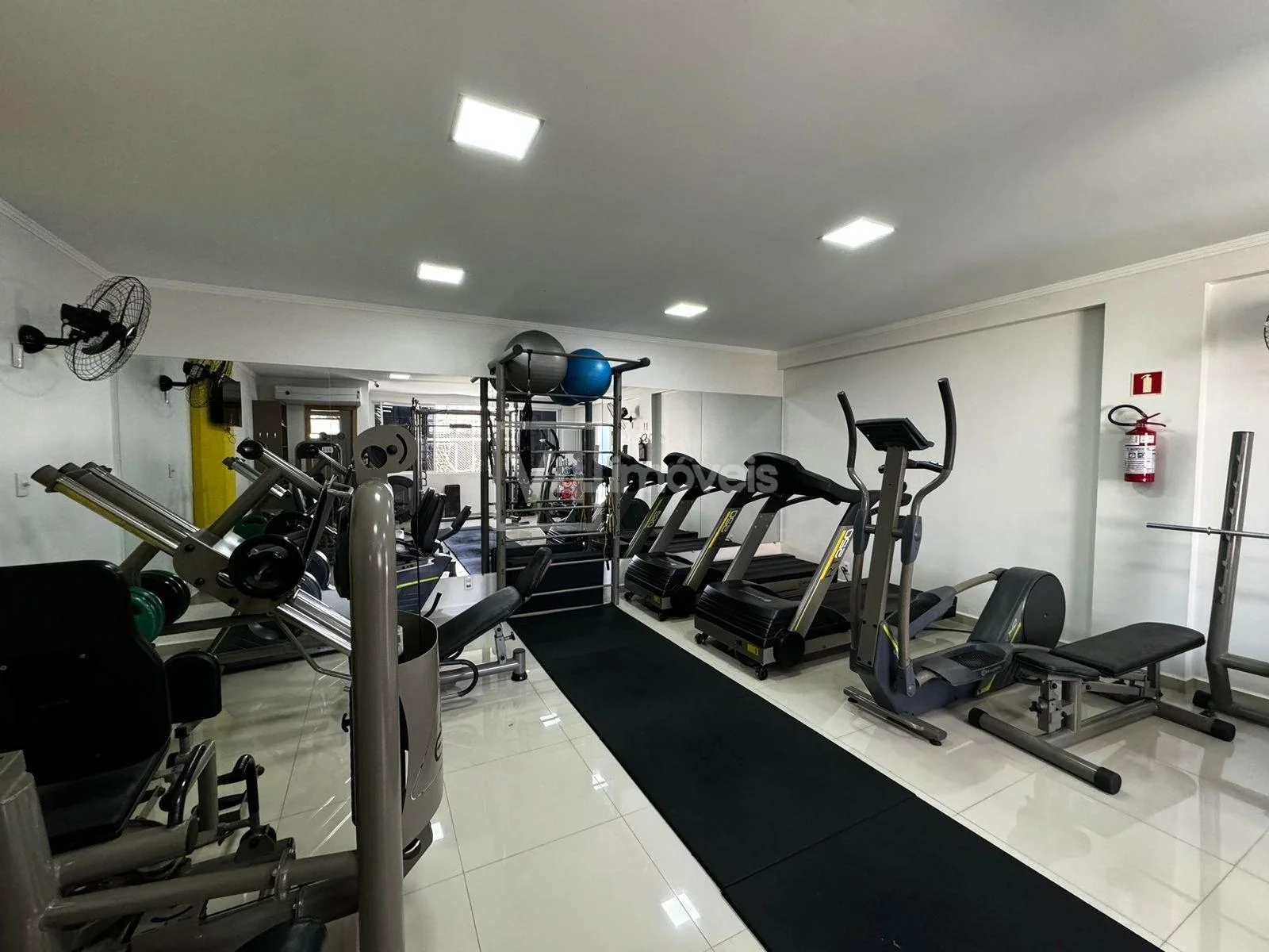 Apartamento à venda no Edifício Armando Rezende no Centro, CASCAVEL - PR