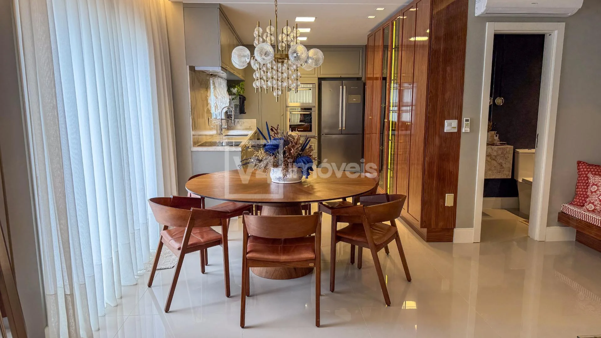 Apartamento à venda no Edifício Marie Antonette Residencial  em Meia Praia, ITAPEMA - SC