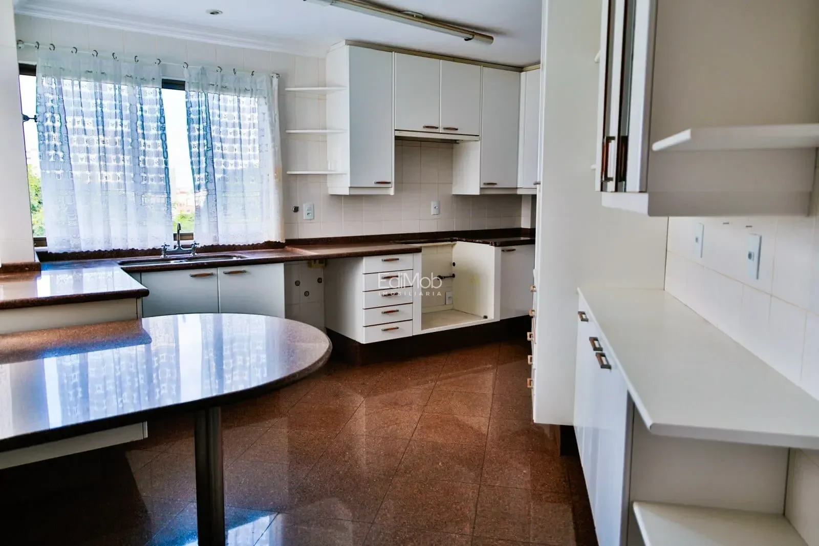 Apartamento à venda em Centro, Cascavel