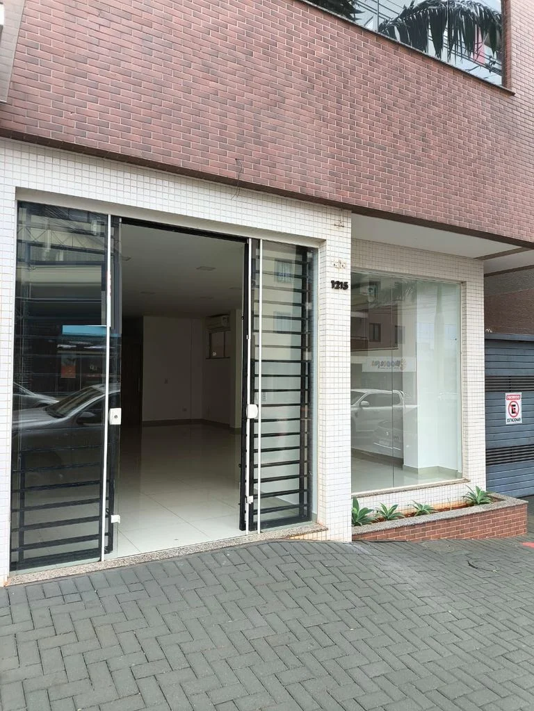 Oportunidade no Centro: Sala Comercial Térrea Próxima ao Clube Comercial!
