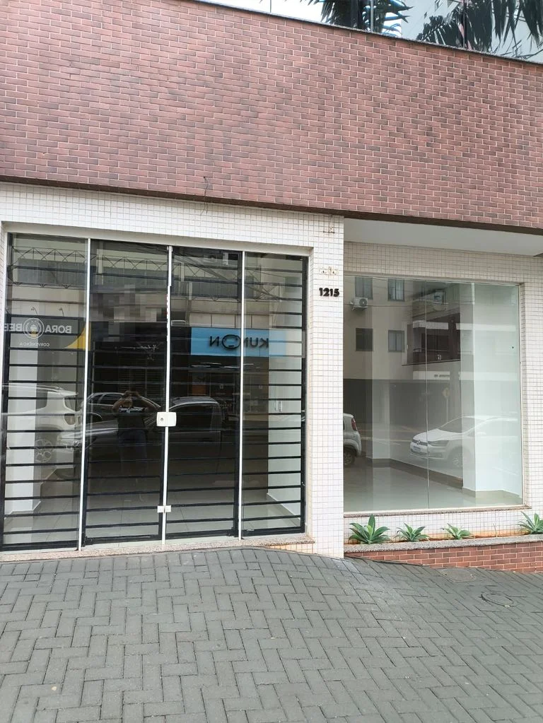 Oportunidade no Centro: Sala Comercial Térrea Próxima ao Clube Comercial!